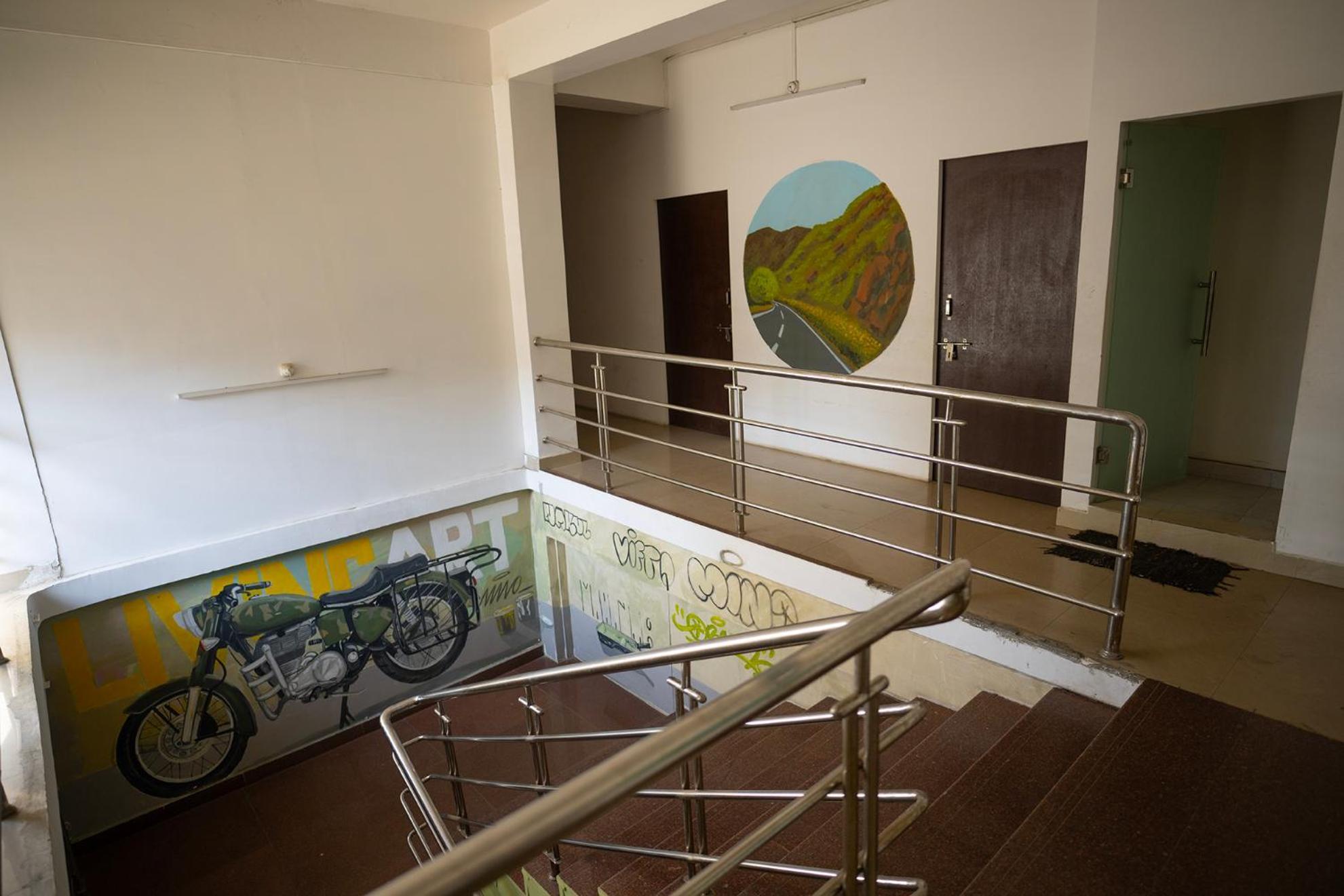 Travelers Hostel Guwahati Buitenkant foto